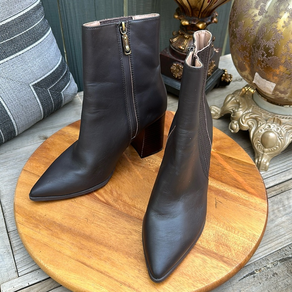 Blondo Women's Waterproof Brown Zip Boots Block Heel size 8
